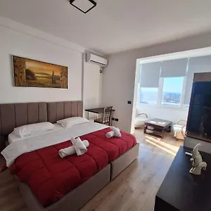 Deluxe Apartment Near Tirana City Center Double Or Twin Bed Appartamento Tirana